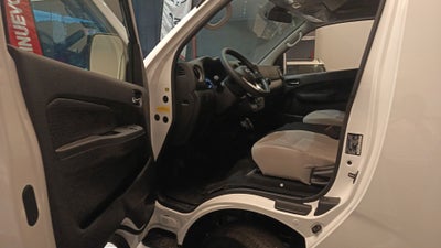 2026 Nissan Urvan URVAN PASAJEROS 4 PUERTAS 14 PAS AMPLIA TM 2.5 LTS