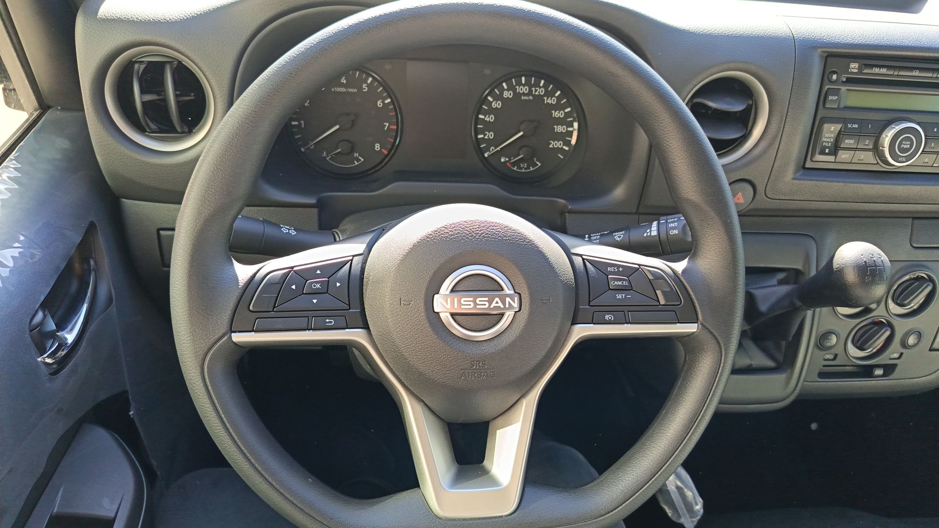 2025 Nissan Urvan 4p Amplia L4/2.5 Man 15/Pas P/Seg