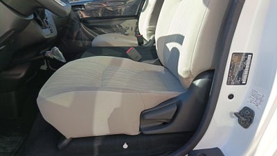 2025 Nissan Urvan 4p Amplia L4/2.5 Man 15/Pas P/Seg