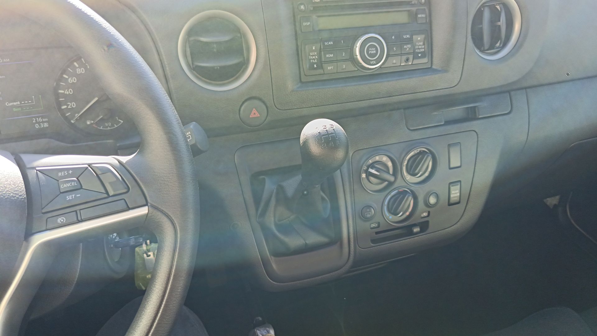 2025 Nissan Urvan 4p Amplia L4/2.5 Man 15/Pas P/Seg