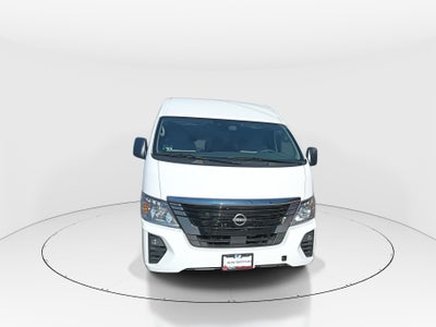 2025 Nissan Urvan 4p Amplia L4/2.5 Man 15/Pas P/Seg