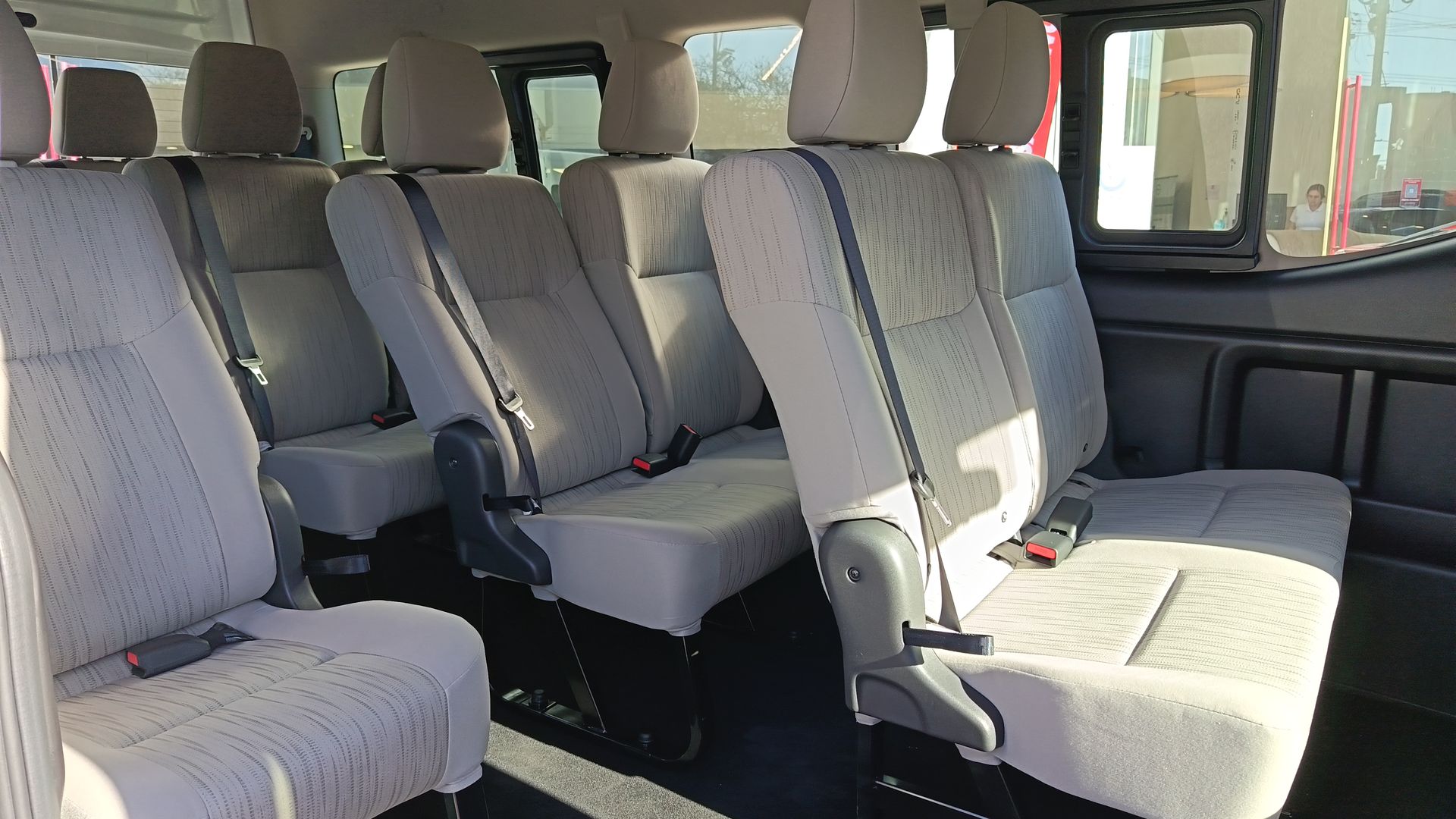 2025 Nissan Urvan 4p Amplia L4/2.5 Man 15/Pas P/Seg