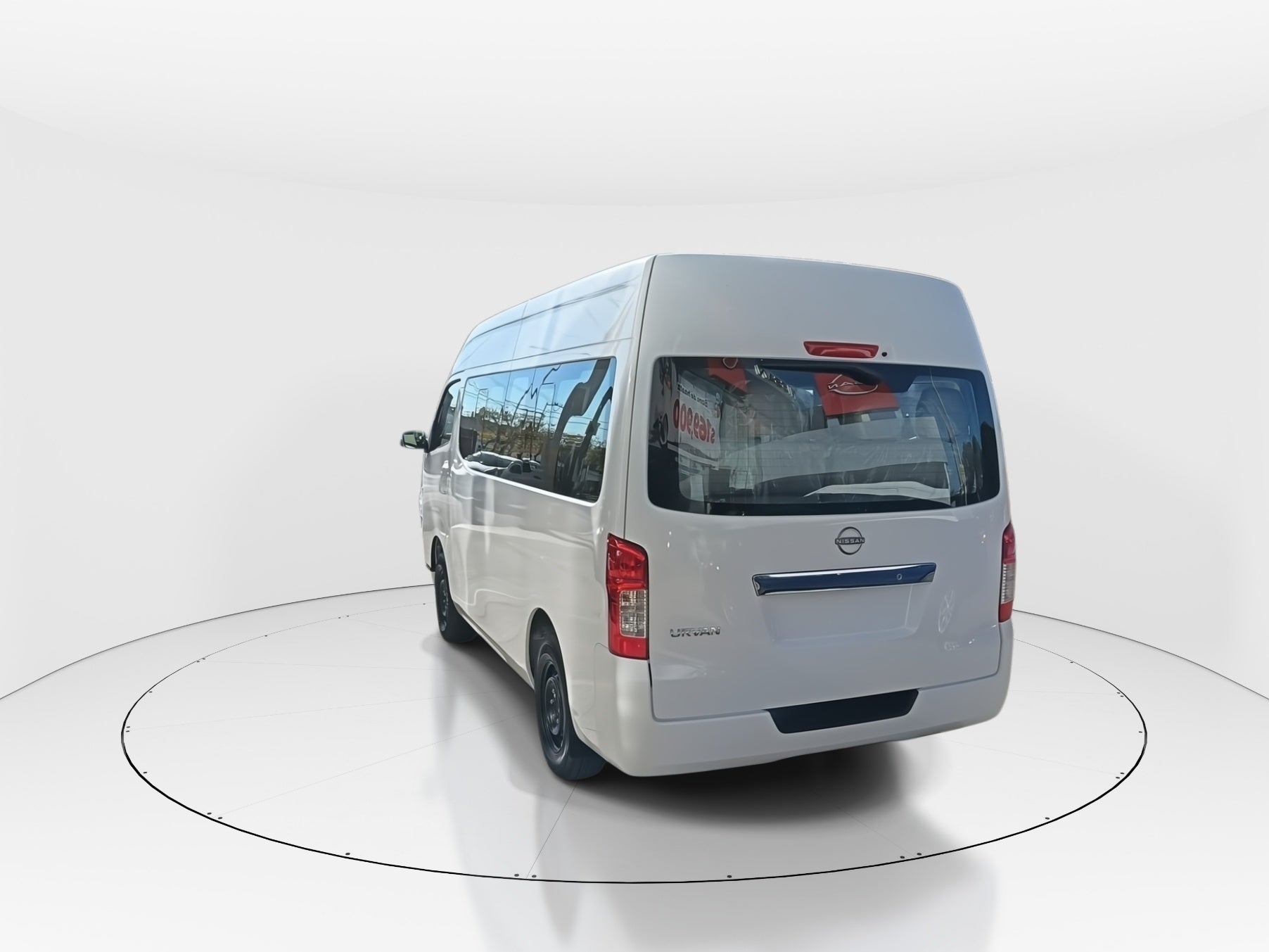 2025 Nissan Urvan 4p Amplia L4/2.5 Man 15/Pas P/Seg