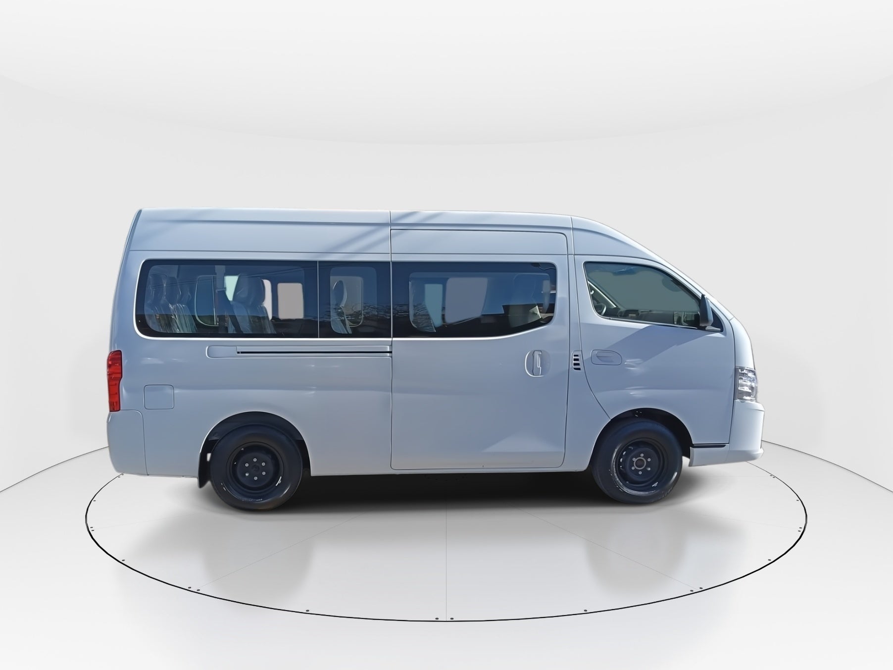 2025 Nissan Urvan 4p Amplia L4/2.5 Man 15/Pas P/Seg