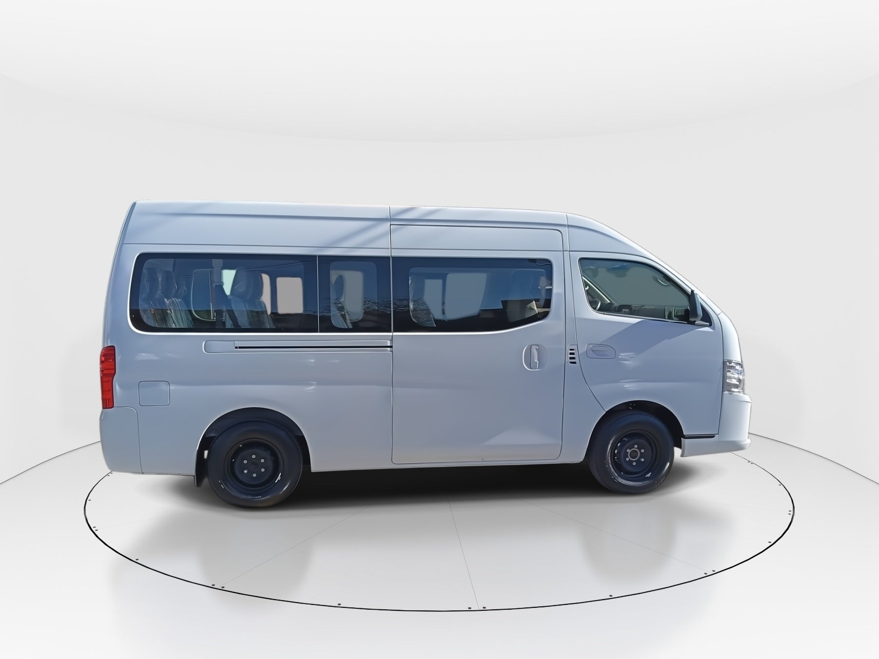 2025 Nissan Urvan 4p Amplia L4/2.5 Man 15/Pas P/Seg