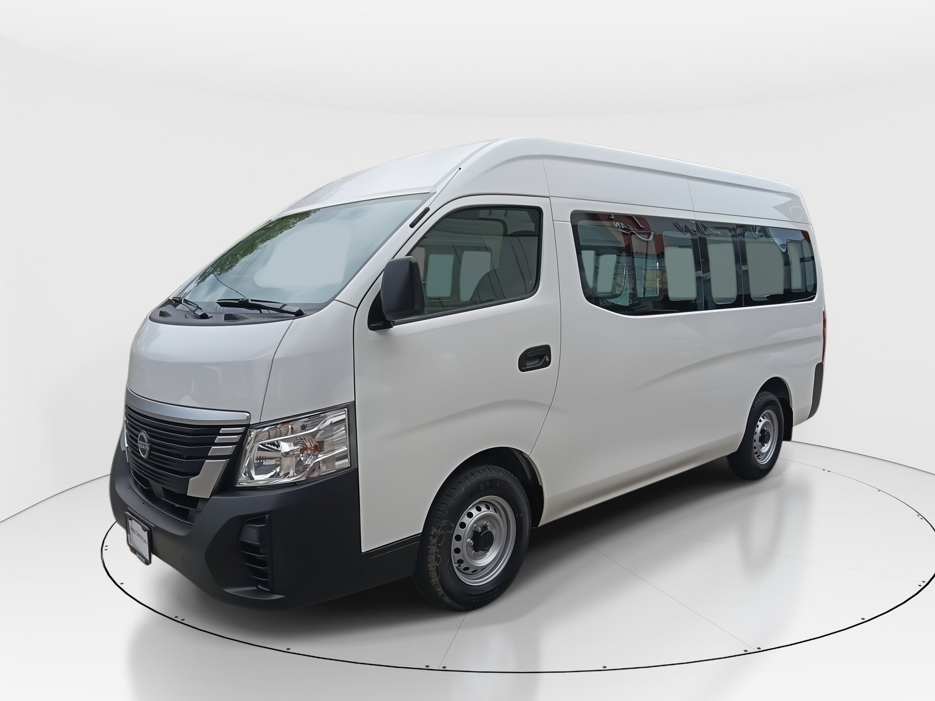 2026 Nissan Urvan 4p Amplia L4/2.5 Man Ventanas