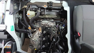 2026 Nissan Urvan 4p Amplia L4/2.5 Man Ventanas