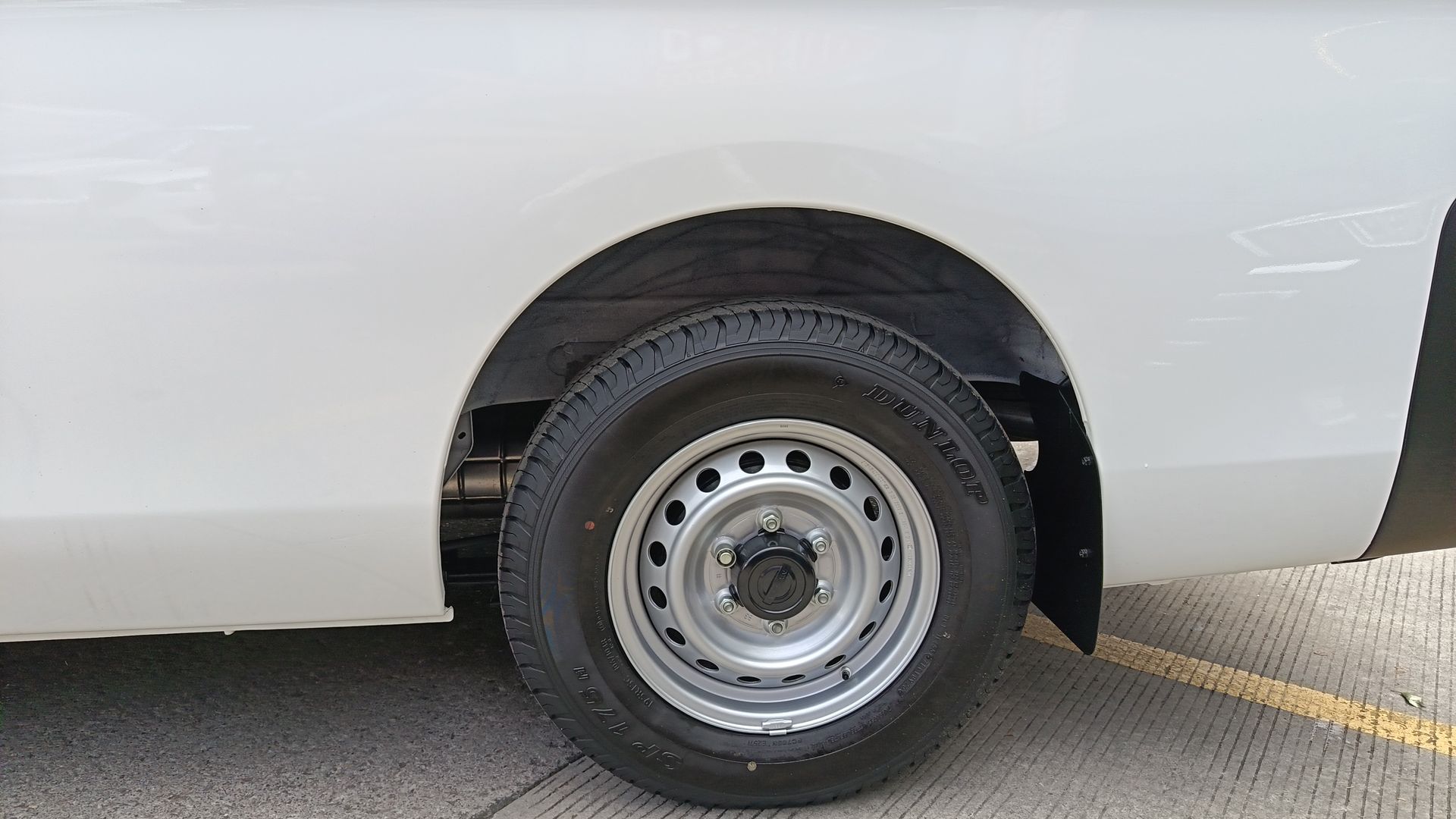 2026 Nissan Urvan 4p Amplia L4/2.5 Man Ventanas