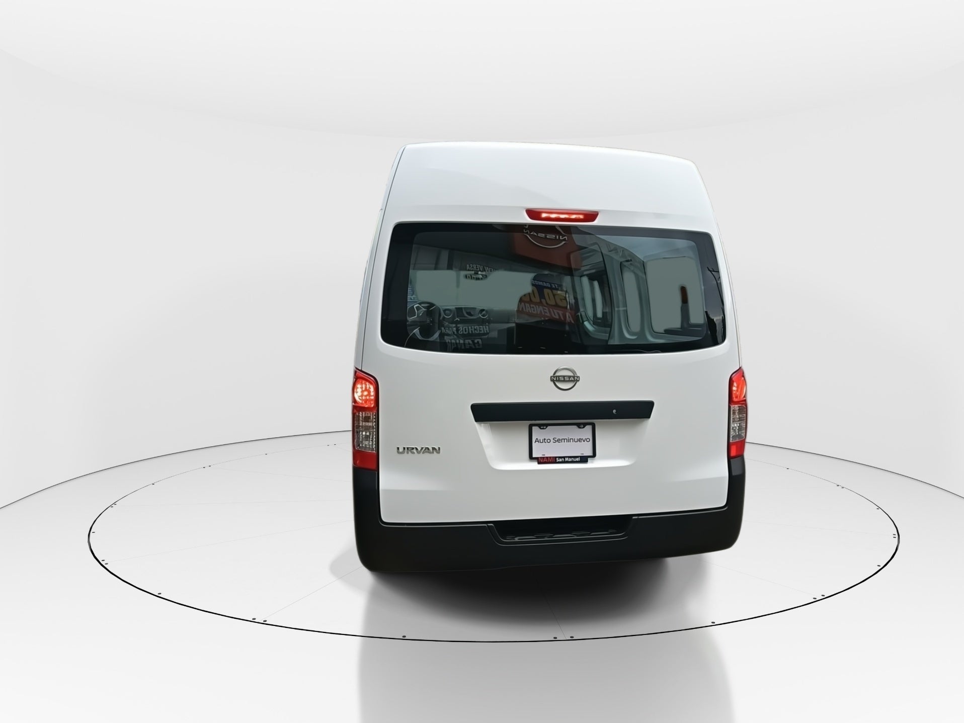 2026 Nissan Urvan 4p Amplia L4/2.5 Man Ventanas