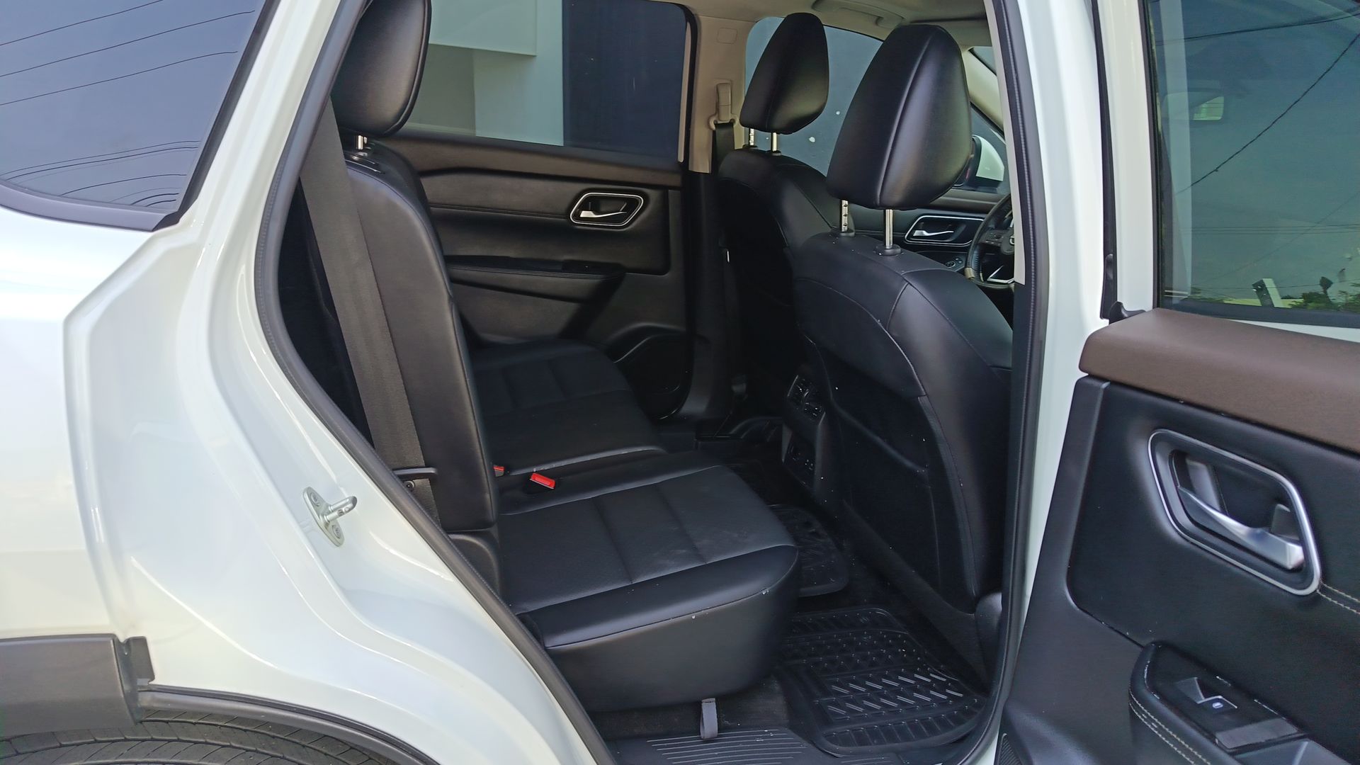 2024 Nissan X-Trail 5p Platinum 3 Row L4/2.5 Aut
