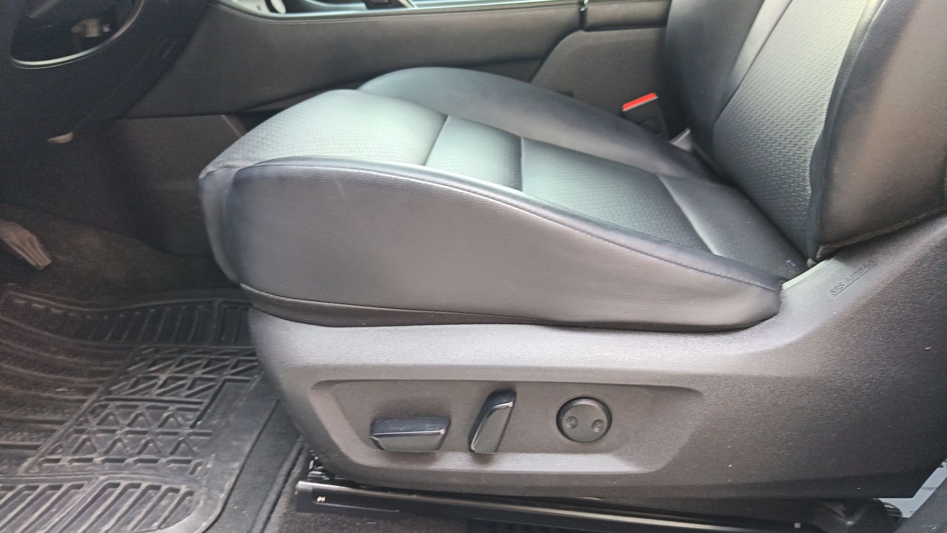 2024 Nissan X-Trail 5p Platinum 3 Row L4/2.5 Aut