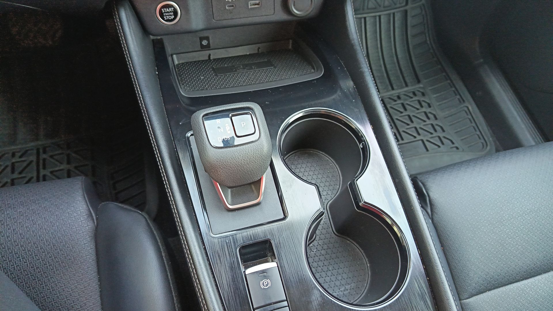 2024 Nissan X-Trail 5p Platinum 3 Row L4/2.5 Aut