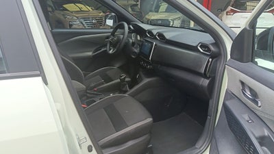 2025 Nissan Magnite 5p Advance L3/1.0/T Man