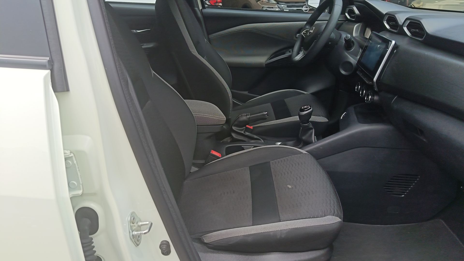 2025 Nissan Magnite 5p Advance L3/1.0/T Man