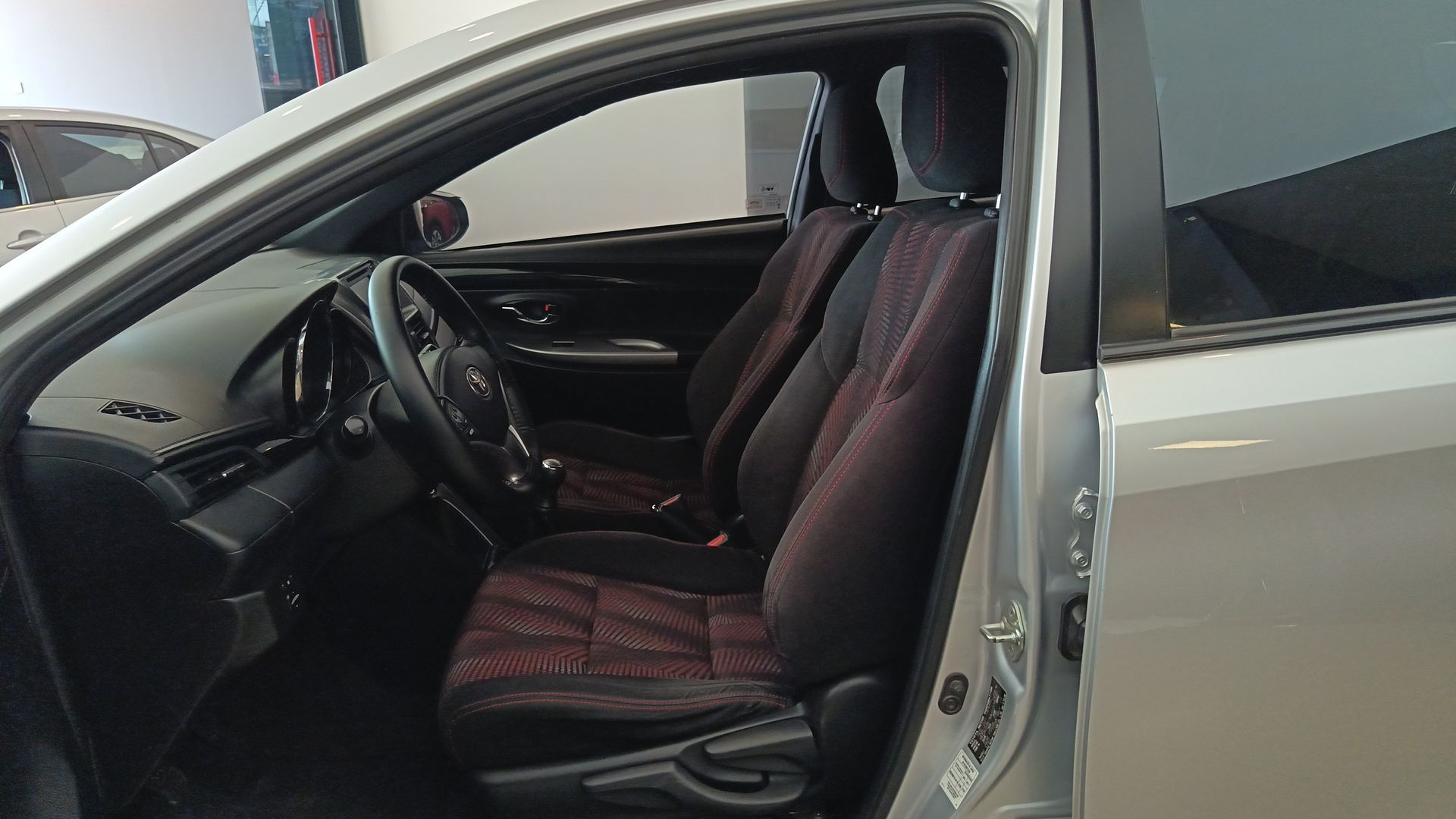 2017 Toyota Yaris 5p Hatchback S L4/1.5 Man