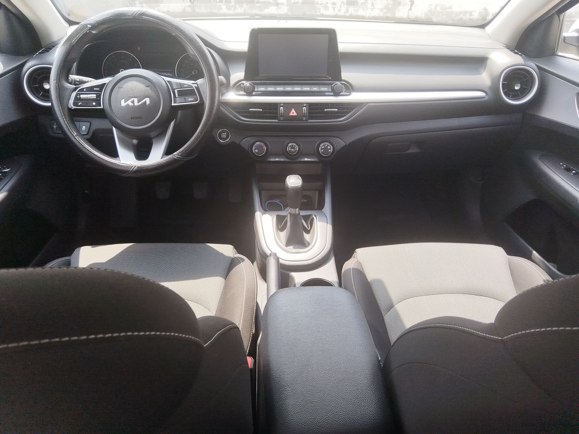 2023 Kia FORTE SEDAN 4p LX L4/2.0 Man