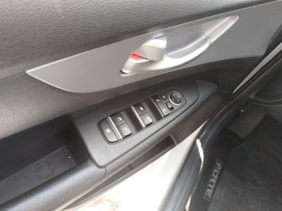 2023 Kia FORTE SEDAN 4p LX L4/2.0 Man