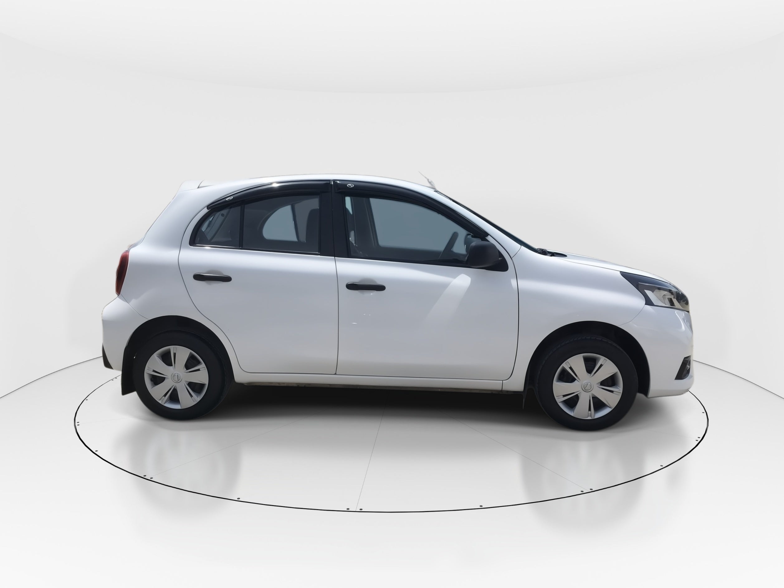 2023 Nissan March 5p Sense L4/1.6 Man