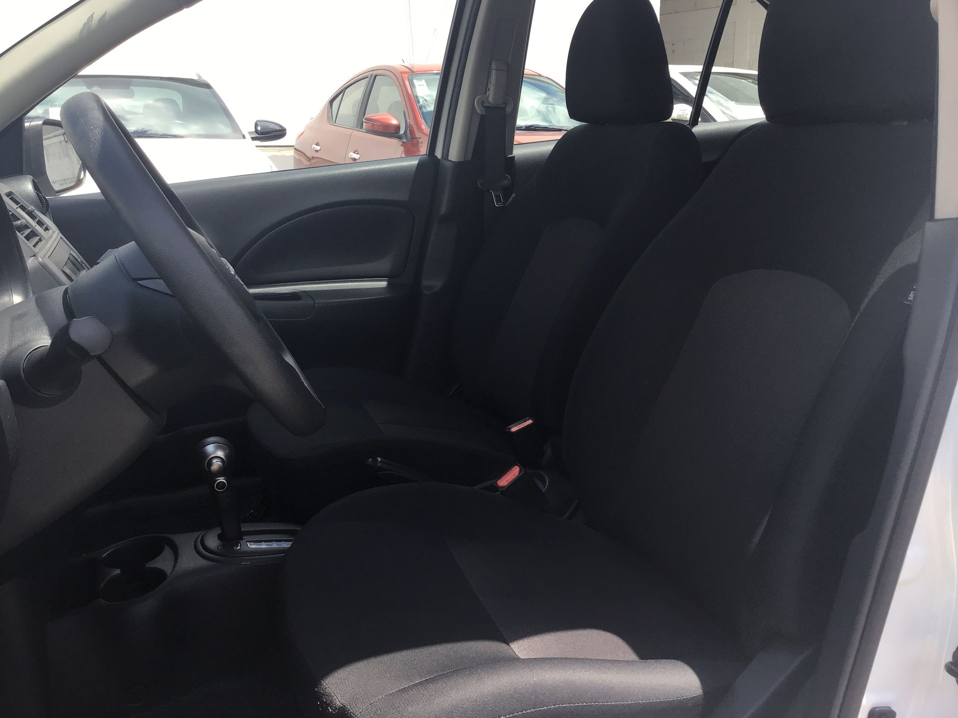 2025 Nissan March 5p Sense L4/1.6 Aut