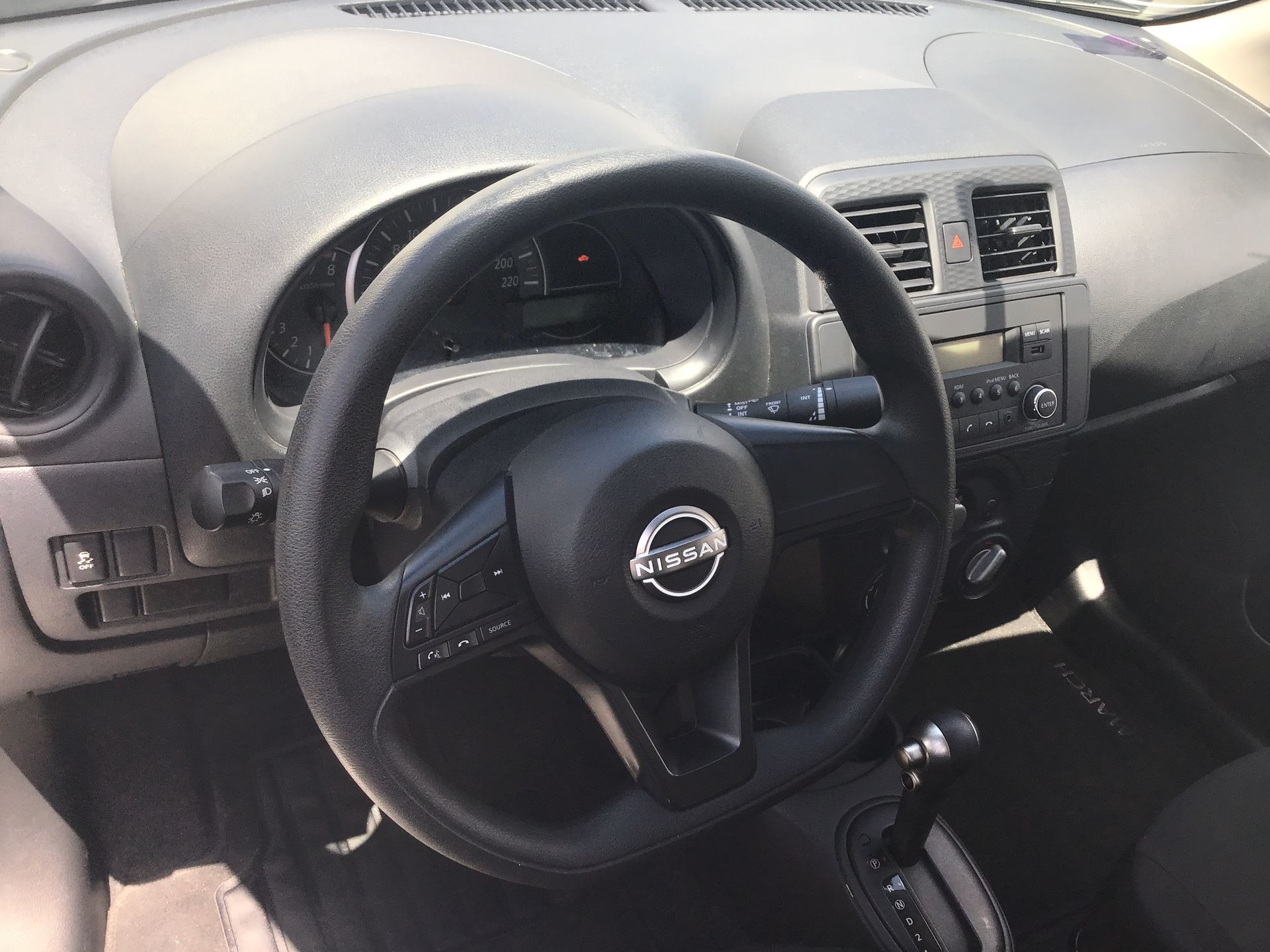 2025 Nissan March 5p Sense L4/1.6 Aut