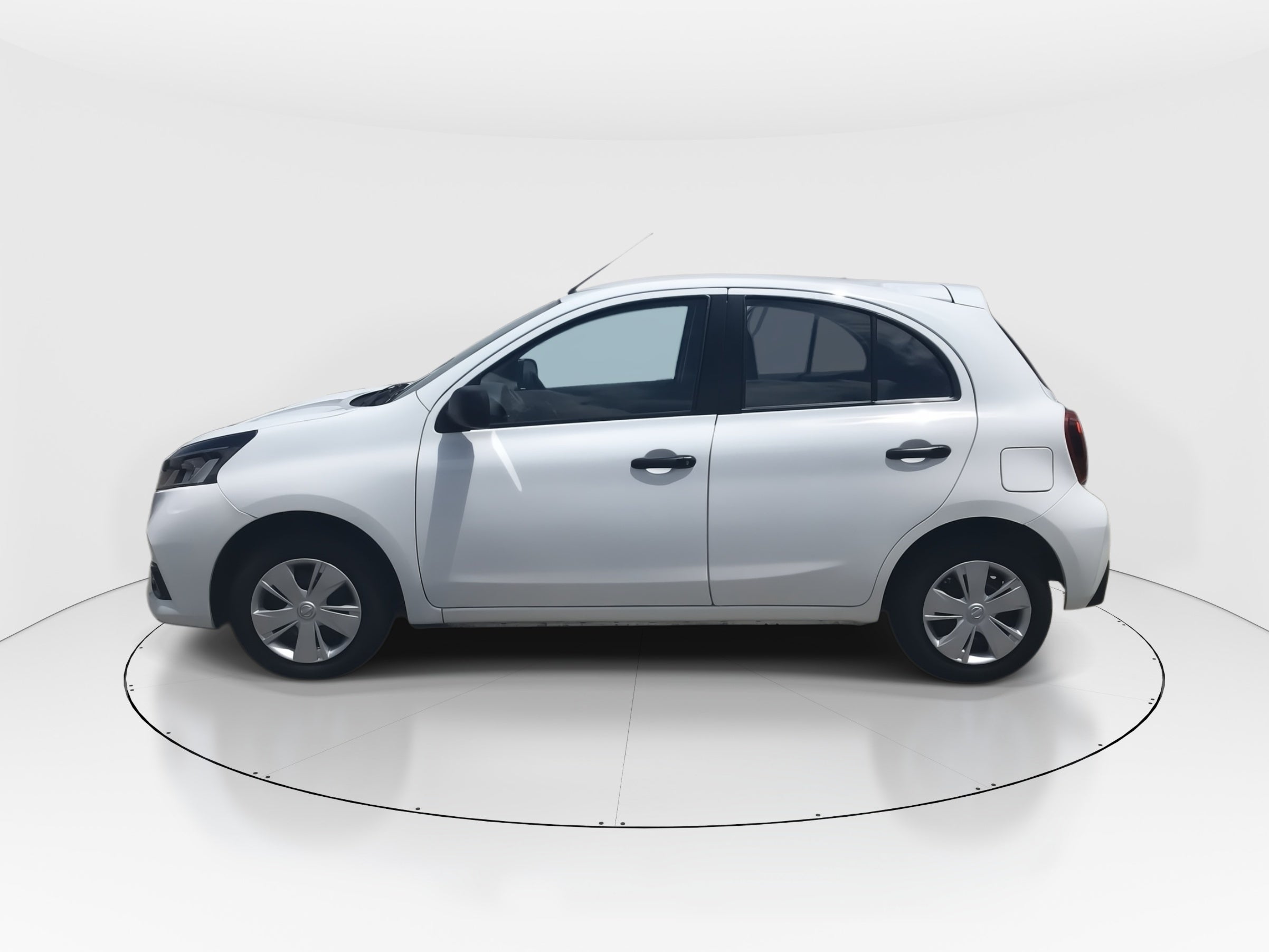 2025 Nissan March 5p Sense L4/1.6 Aut