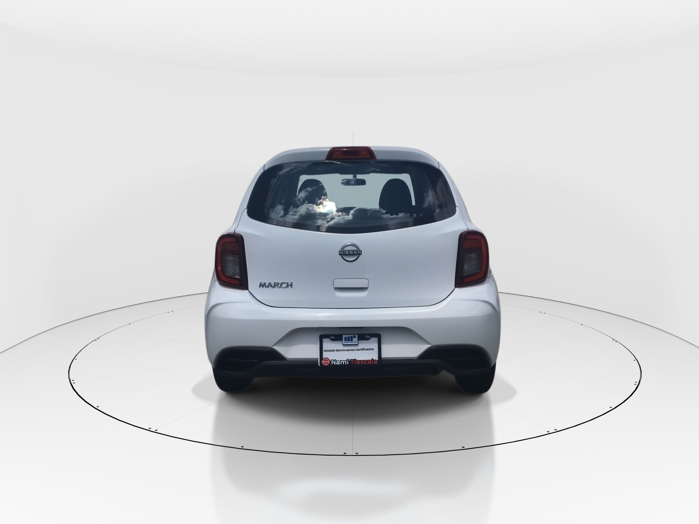 2025 Nissan March 5p Sense L4/1.6 Aut