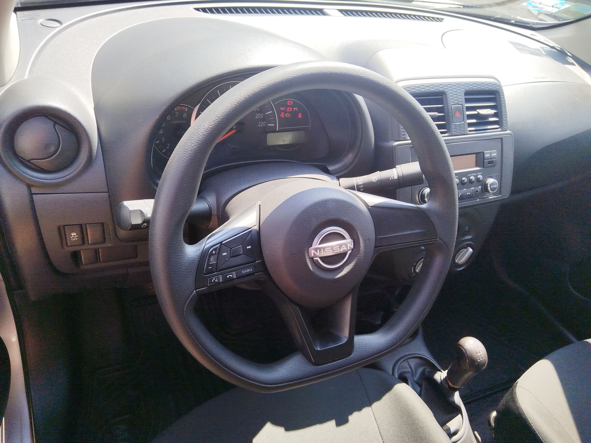 2023 Nissan March 5p Sense L4/1.6 Man