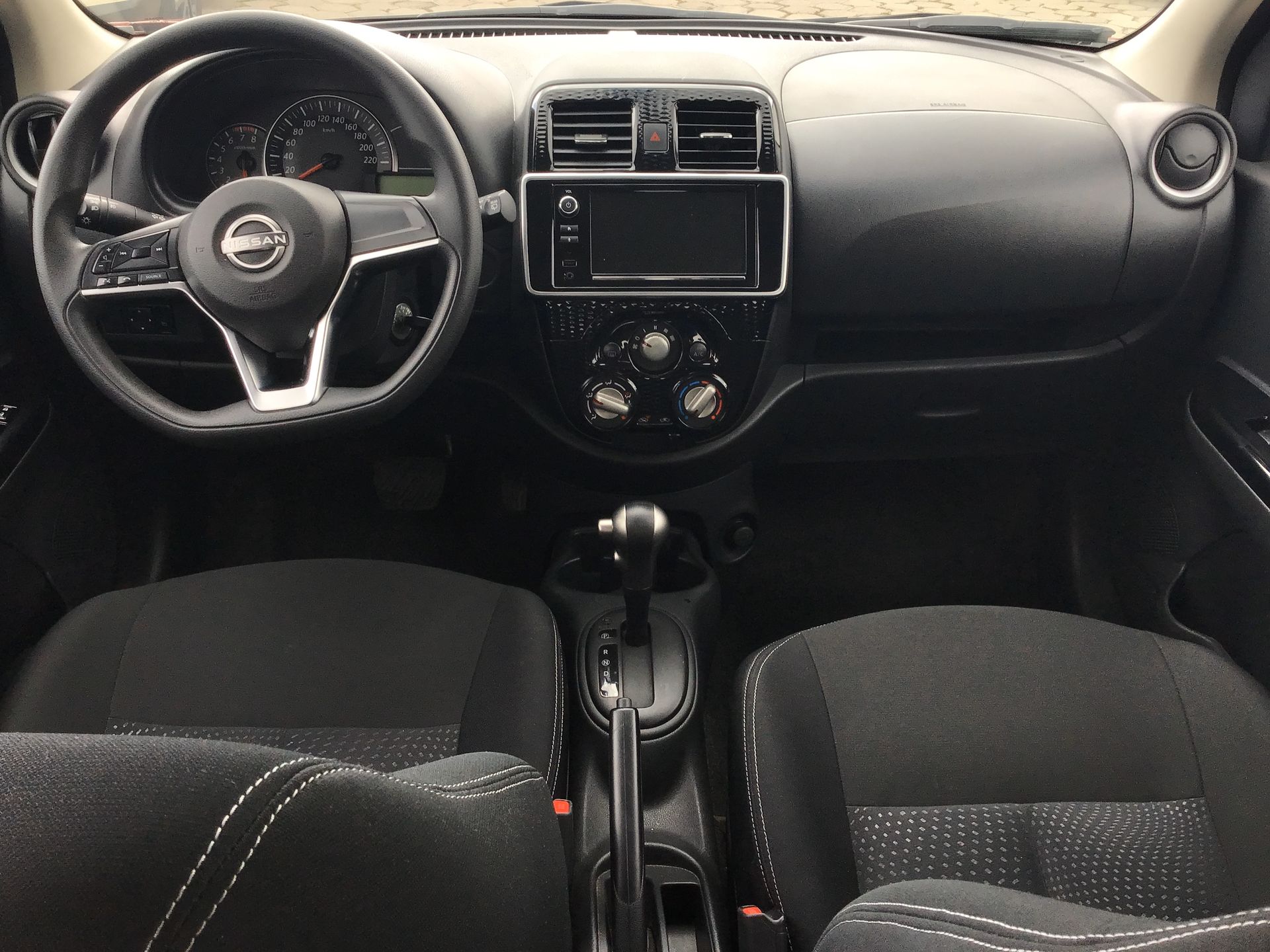 2023 Nissan March 5p Advance L4/1.6 Aut