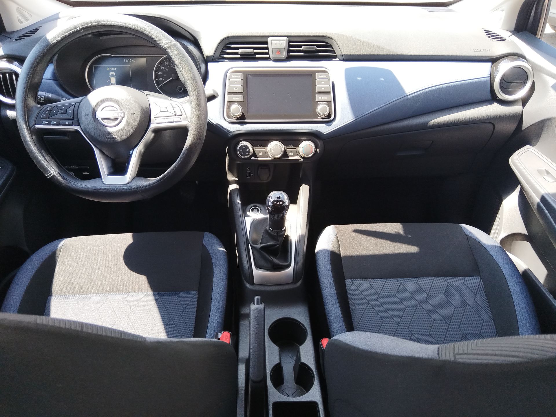 2025 Nissan Versa 4p Advance L4/1.6 Man