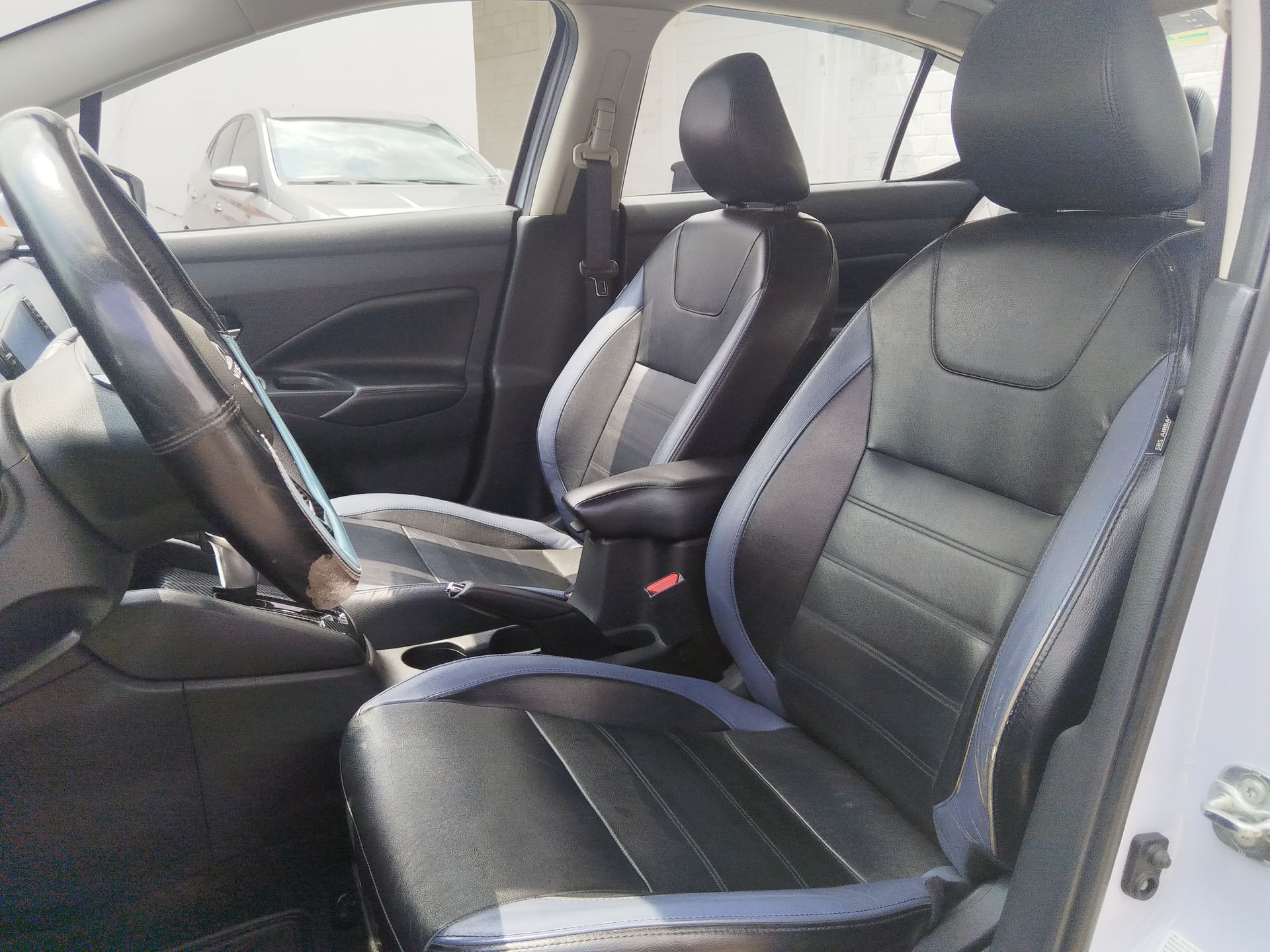 2023 Nissan Versa 4p Exclusive L4/1.6 Aut