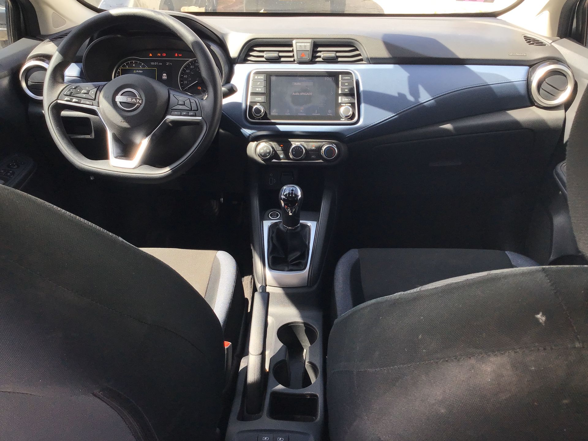 2025 Nissan Versa 4p Advance L4/1.6 Man