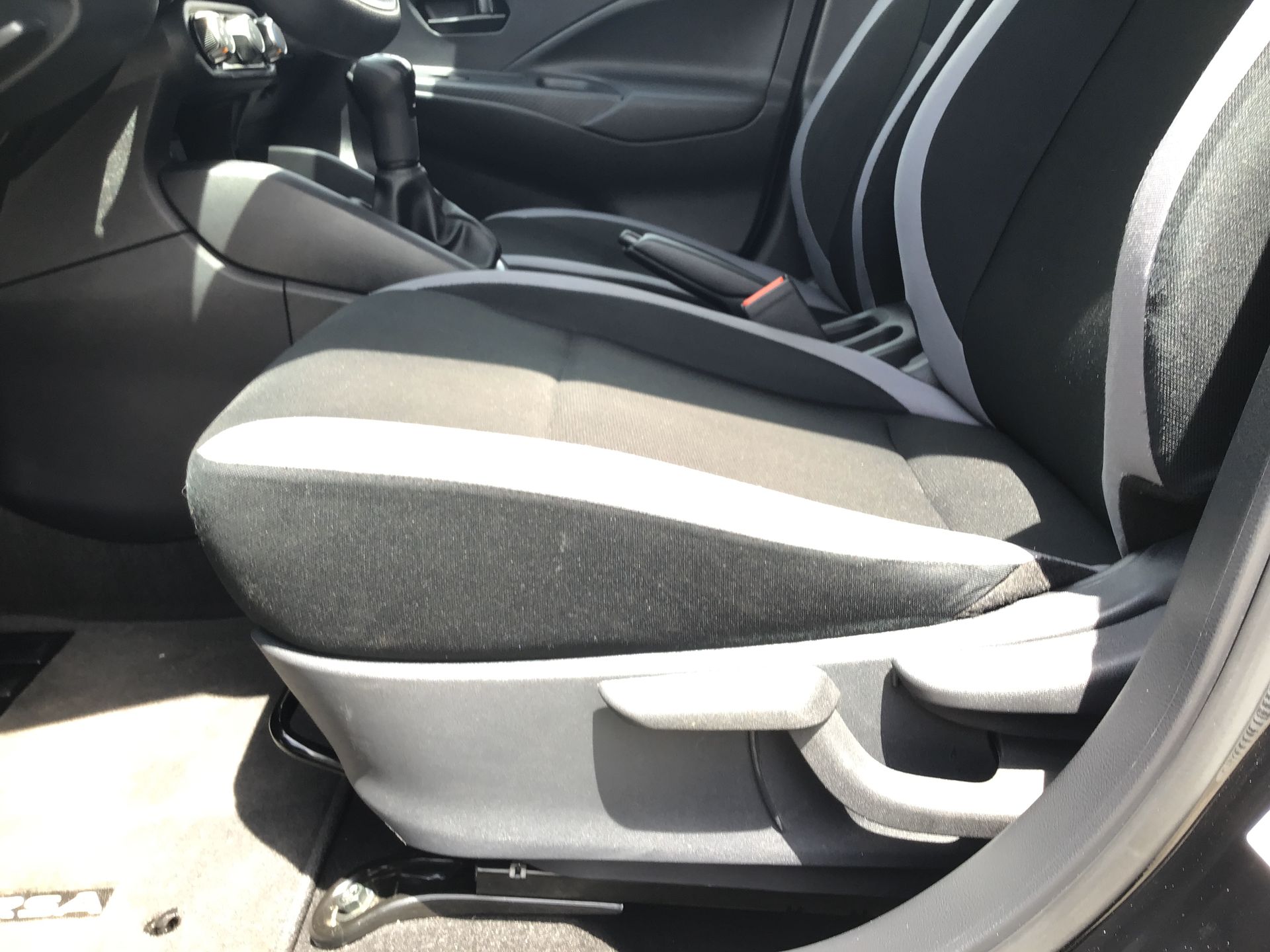 2025 Nissan Versa 4p Sense L4/1.6 Man