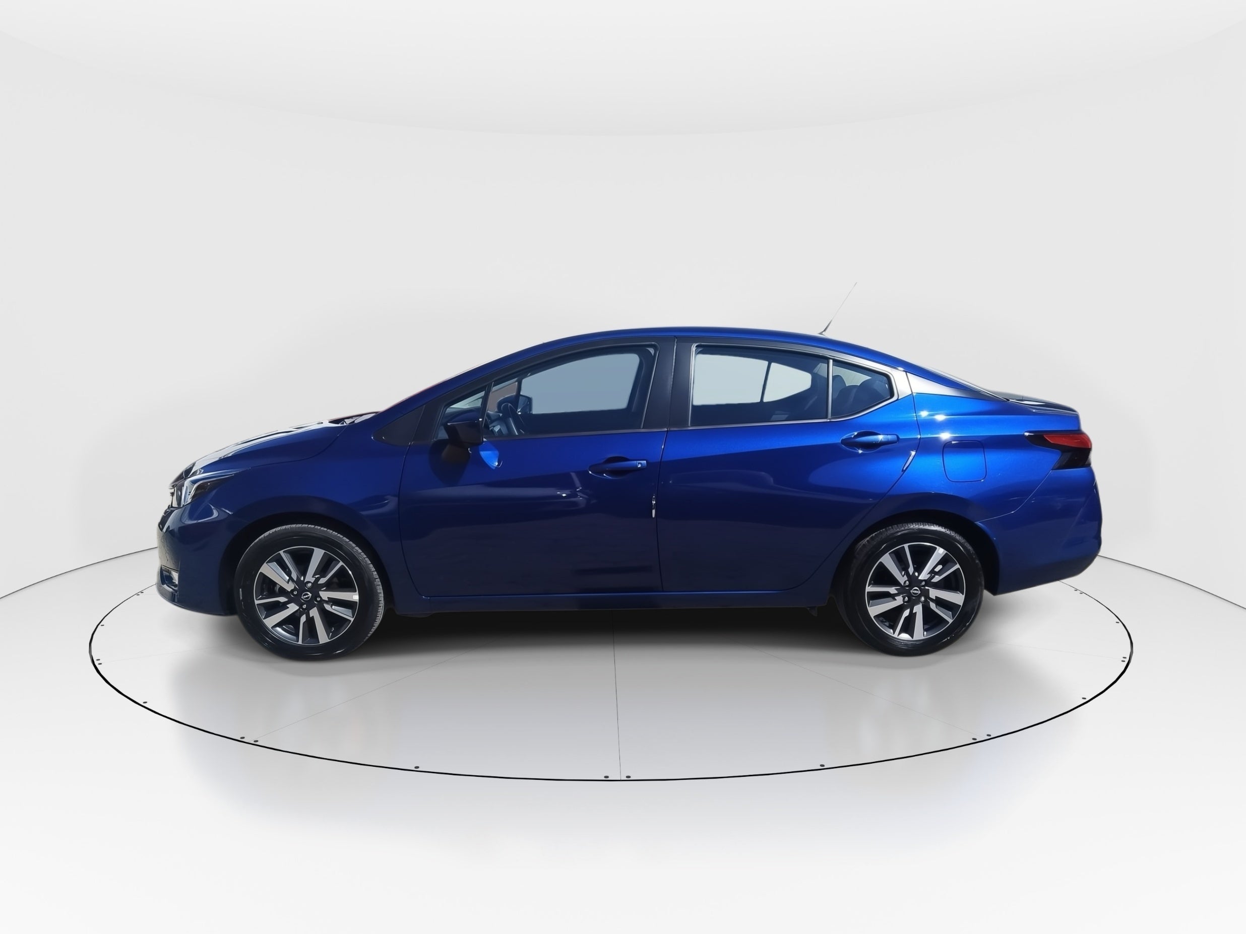 2025 Nissan Versa 4p Advance L4/1.6 Man