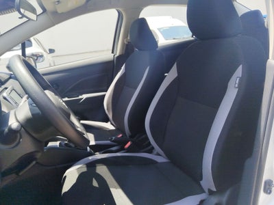 2025 Nissan Versa 4p Sense L4/1.6 Man