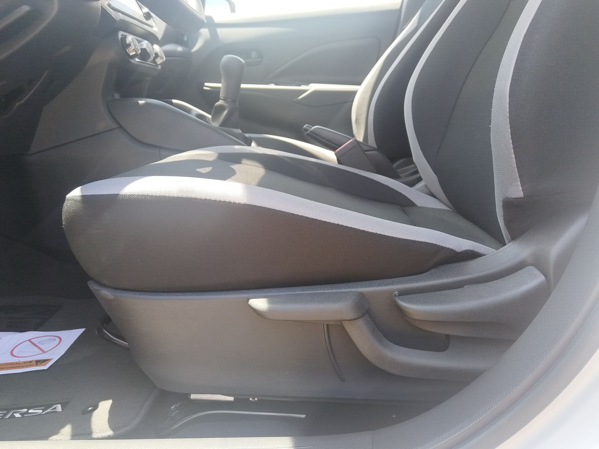 2025 Nissan Versa 4p Sense L4/1.6 Man