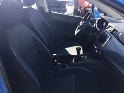 2025 Nissan Versa 4p Advance L4/1.6 Man