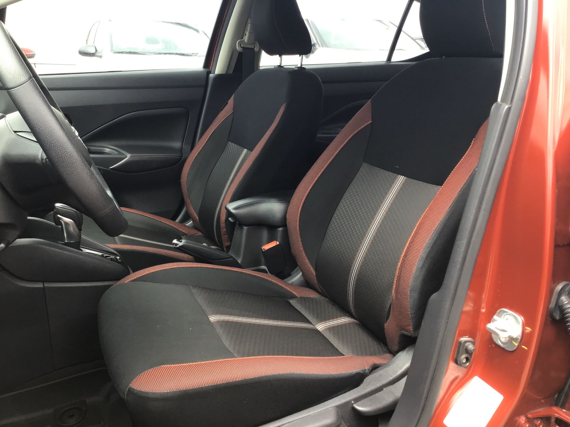2025 Nissan Versa 4p SR L4/1.6 Aut