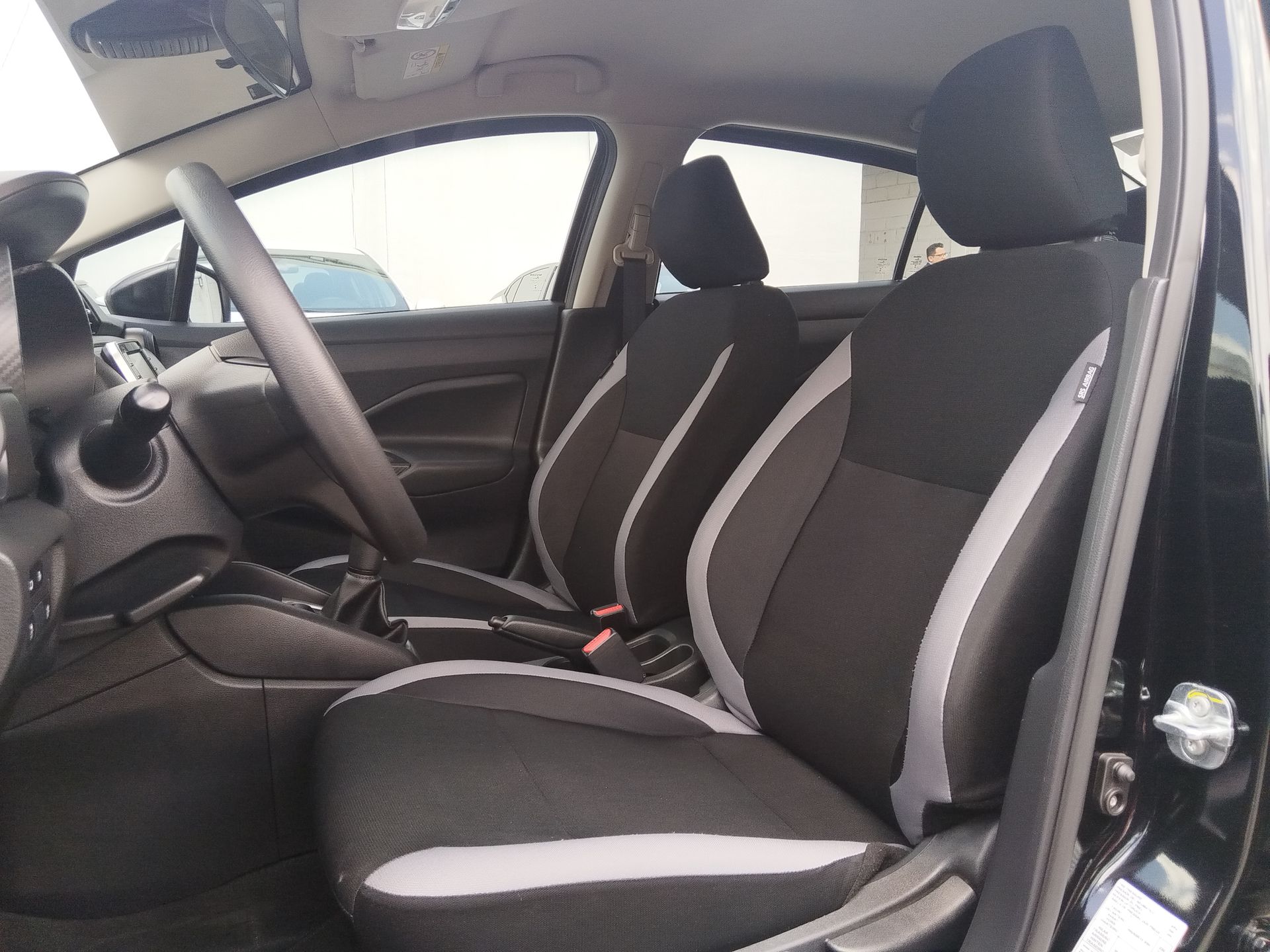 2025 Nissan Versa 4p Sense L4/1.6 Man