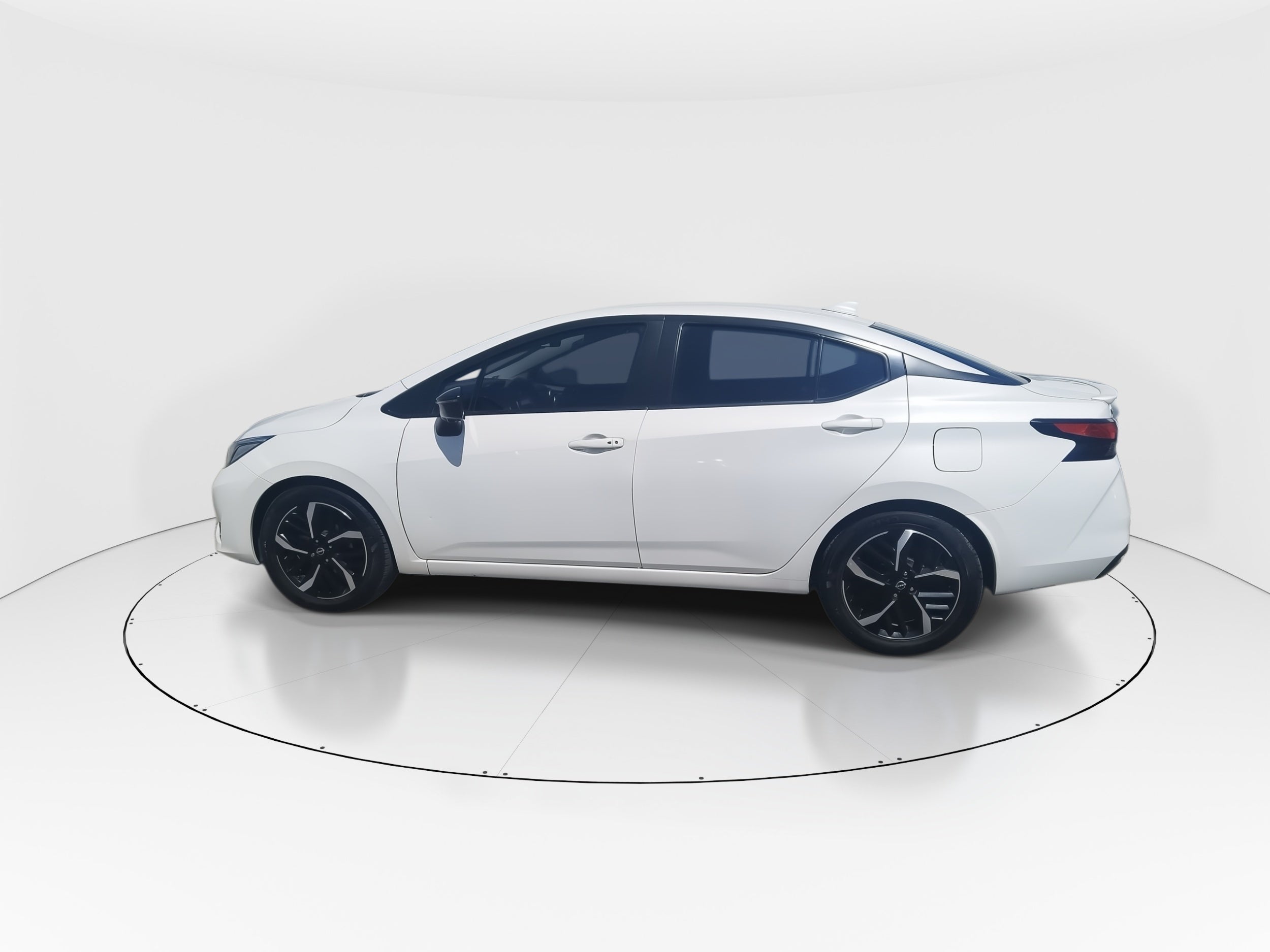 2023 Nissan Versa 4p SR L4/1.6 Aut