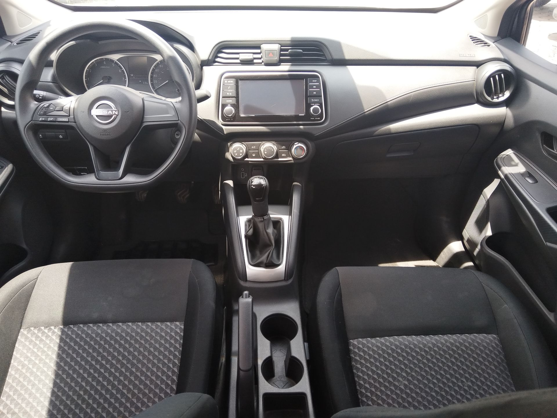 2024 Nissan Versa 4p Sense L4/1.6 Man