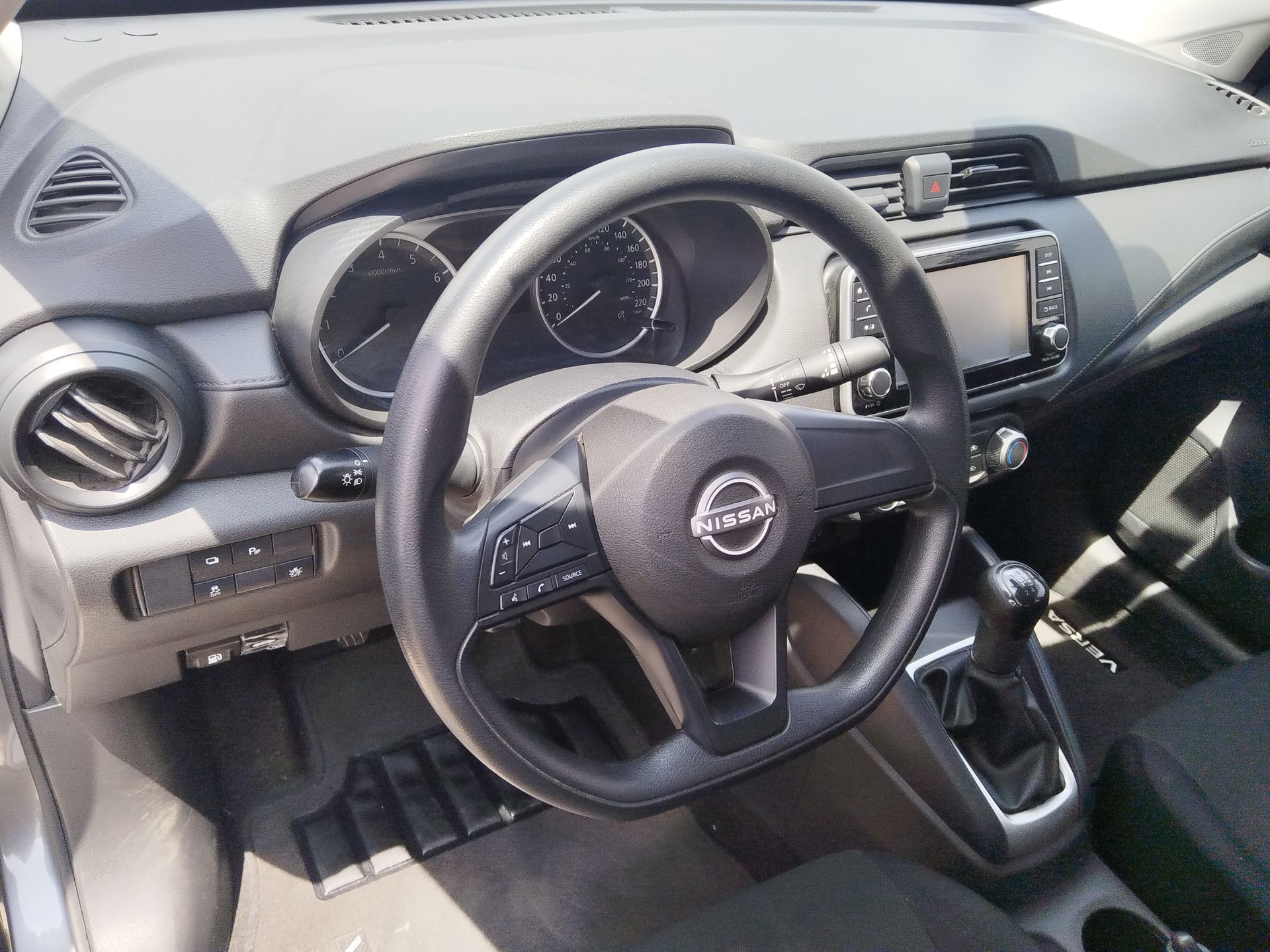 2024 Nissan Versa 4p Sense L4/1.6 Man