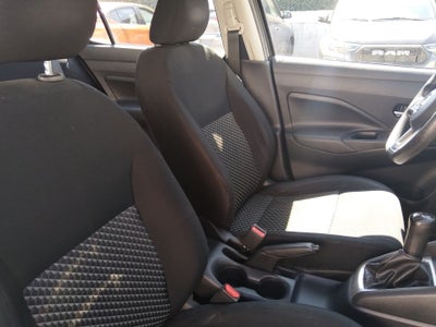 2022 Nissan Versa 4p Sense L4/1.6 Man