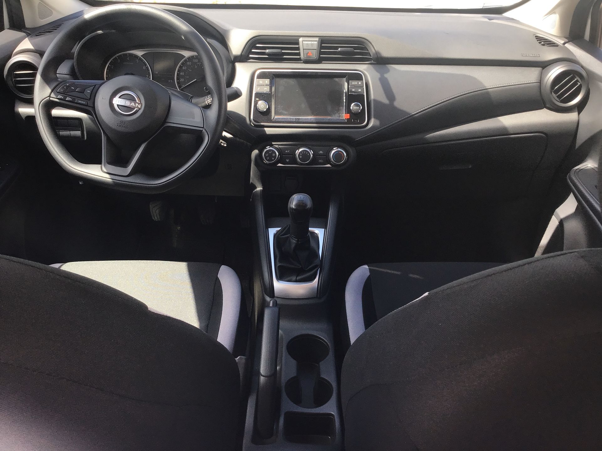 2026 Nissan Versa 4p Sense Base L4/1.6 Man