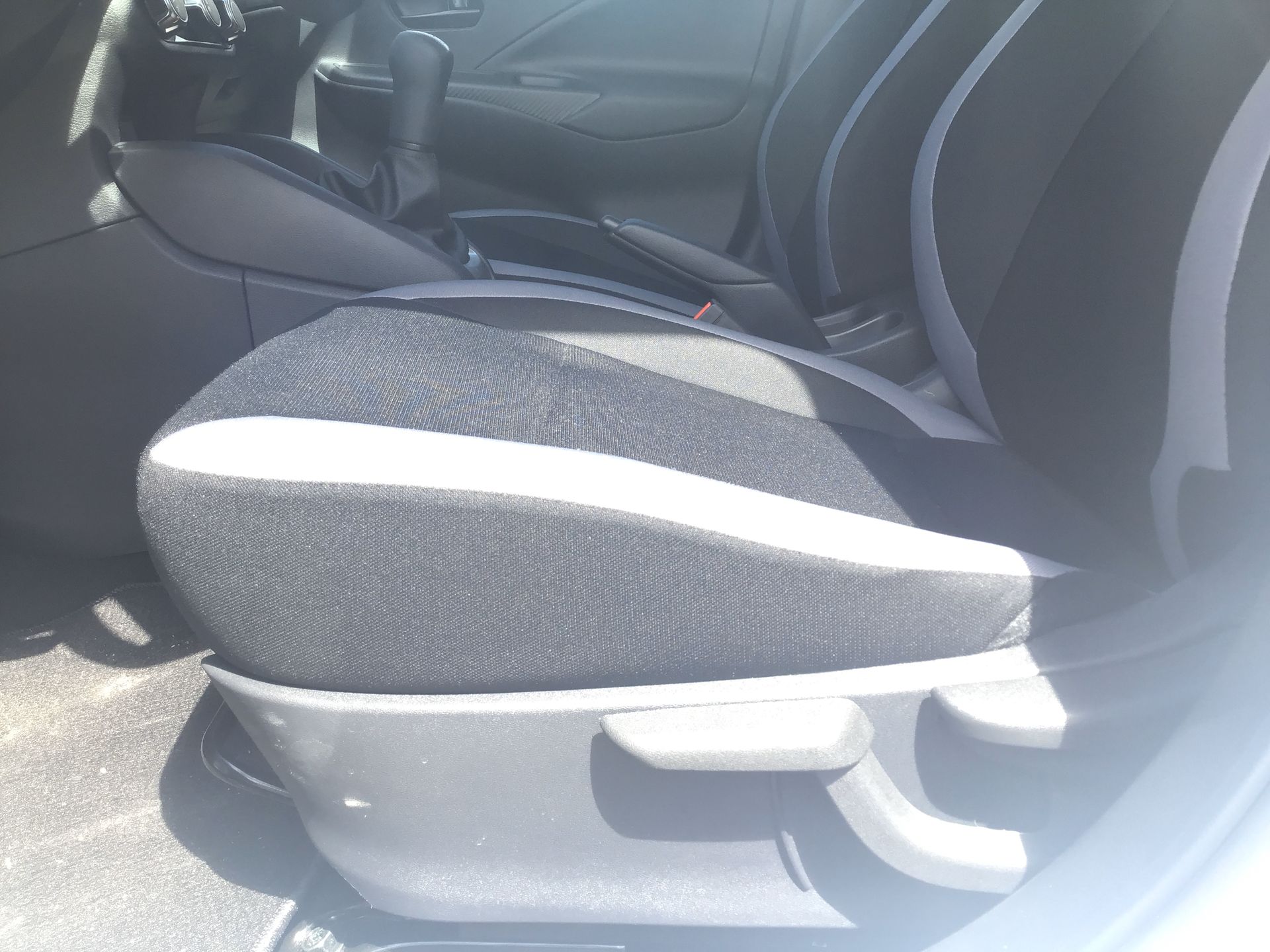 2026 Nissan Versa 4p Sense Base L4/1.6 Man