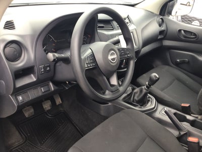 2026 Nissan Pick Up NP300 2p L4/2.5 Man A/A