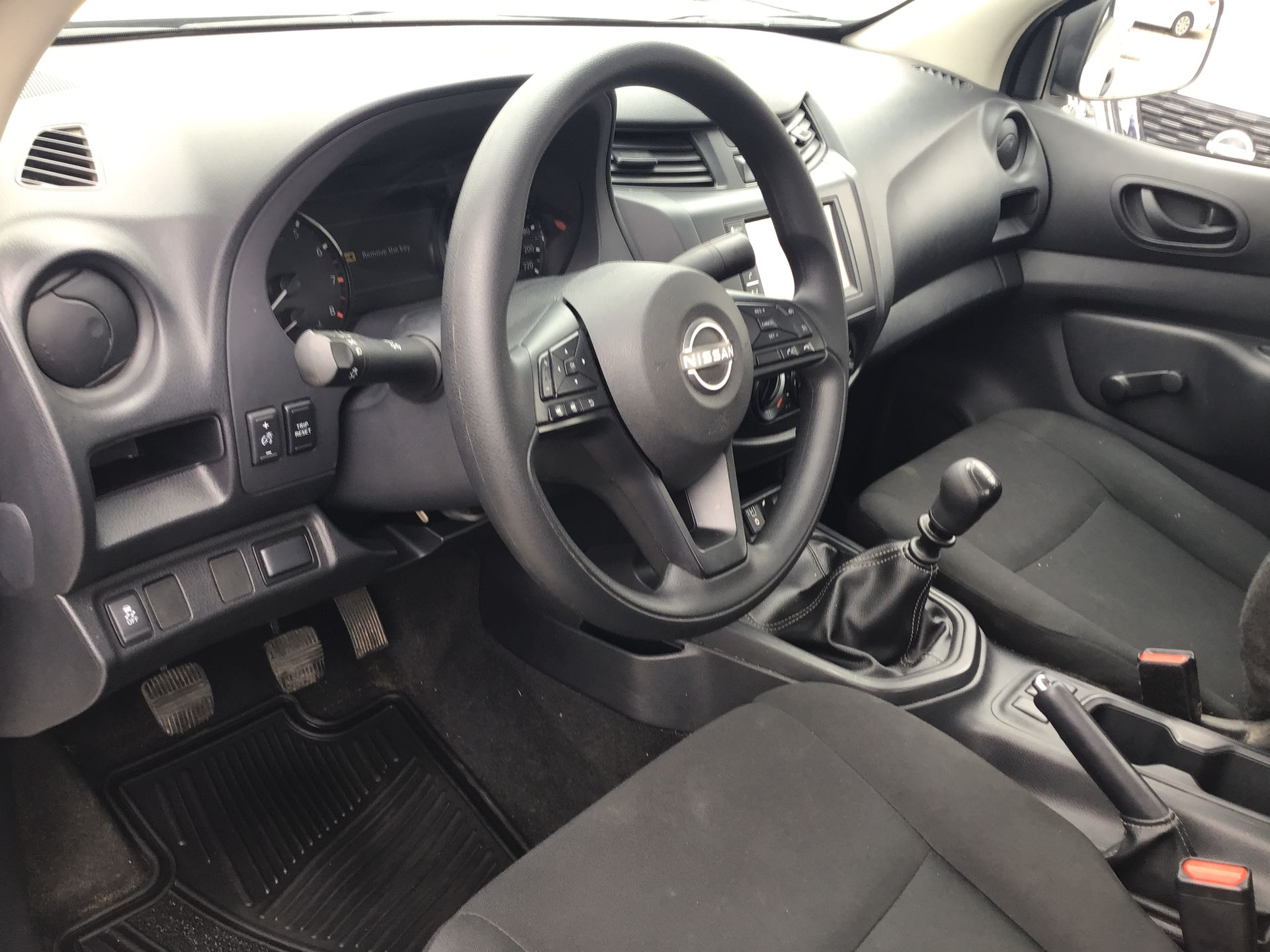 2026 Nissan Pick Up NP300 2p L4/2.5 Man A/A