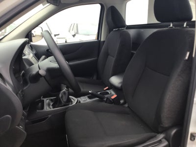2026 Nissan Pick Up NP300 2p L4/2.5 Man A/A