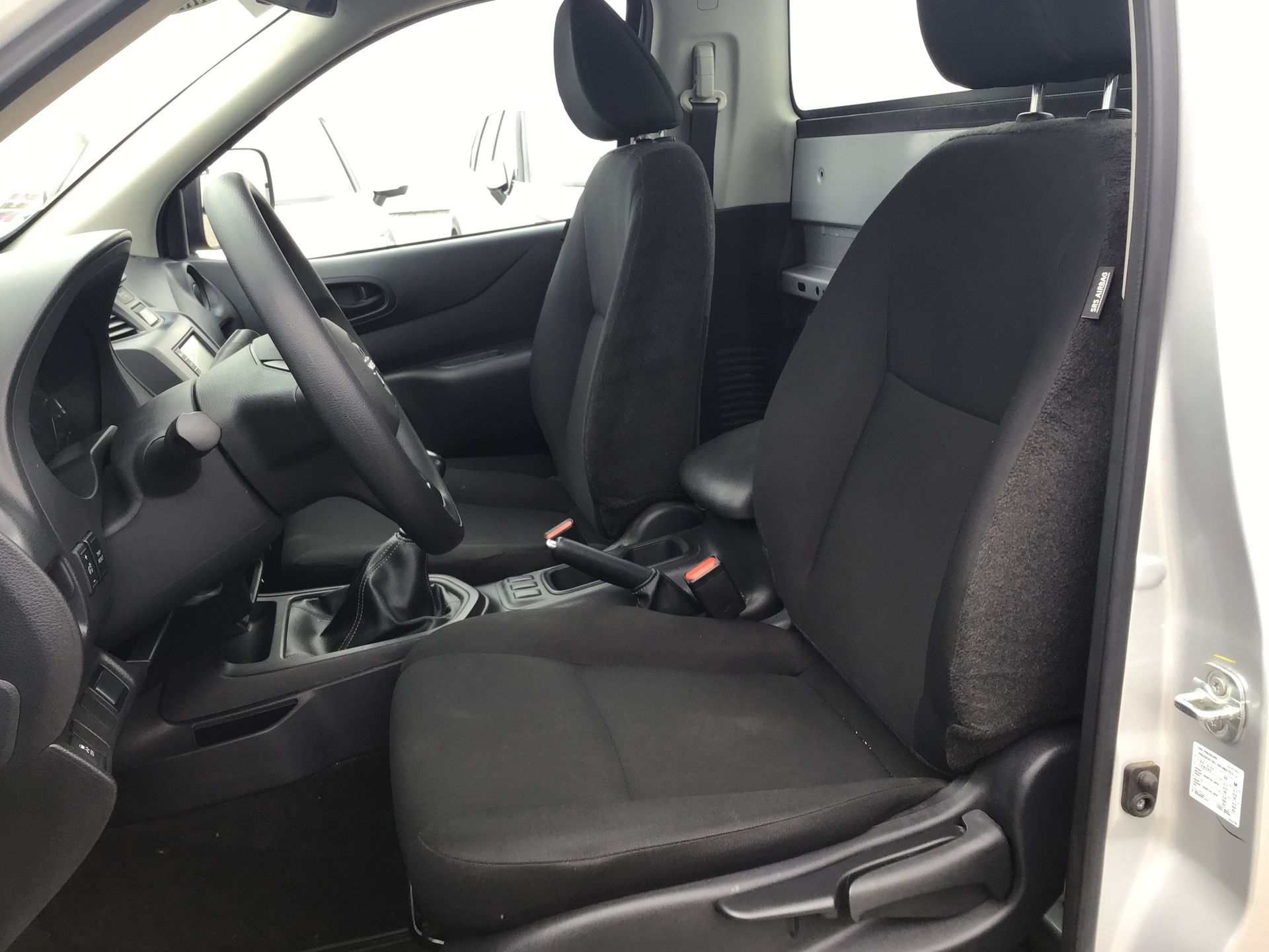 2026 Nissan Pick Up NP300 2p L4/2.5 Man A/A