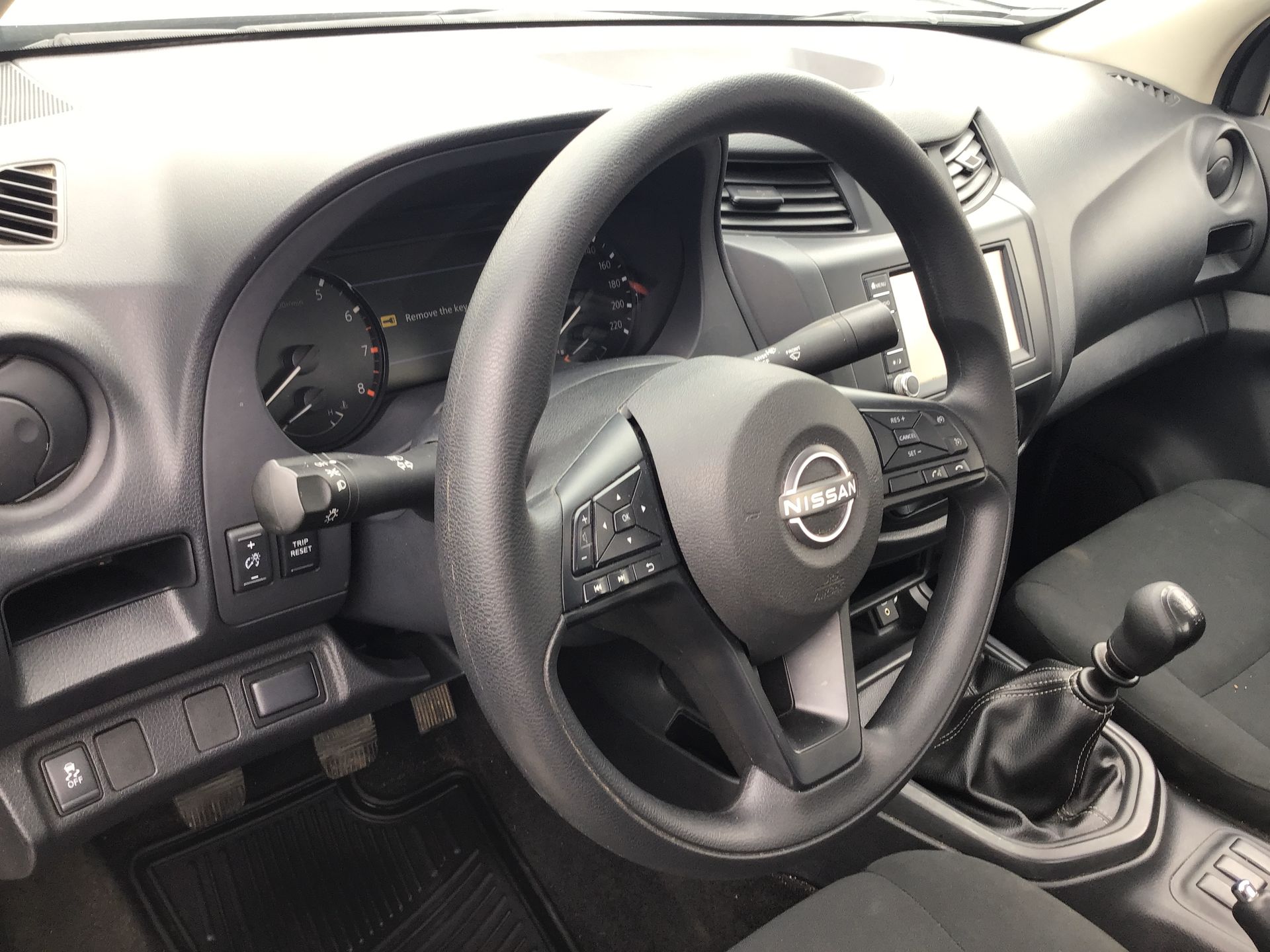 2026 Nissan Pick Up NP300 2p L4/2.5 Man A/A