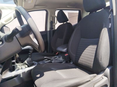 2023 Nissan Frontier 4p LE L4/2.5 Man